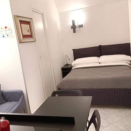 Appartement La Residenza Napoli Short Let Monolocale Standard Via Chiaia 82 Napoli Extérieur photo