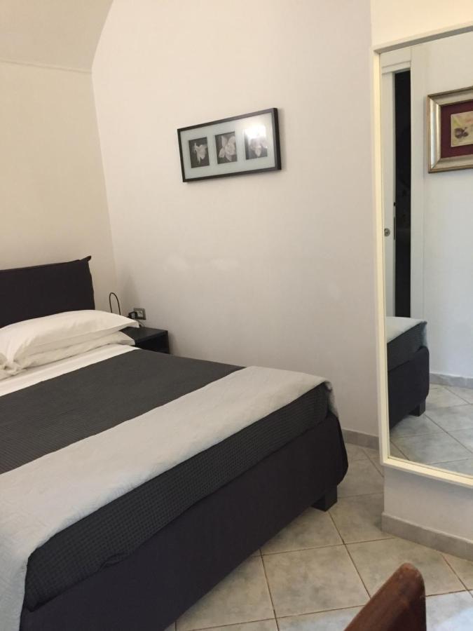 Appartement La Residenza Napoli Short Let Monolocale Standard Via Chiaia 82 Napoli Extérieur photo
