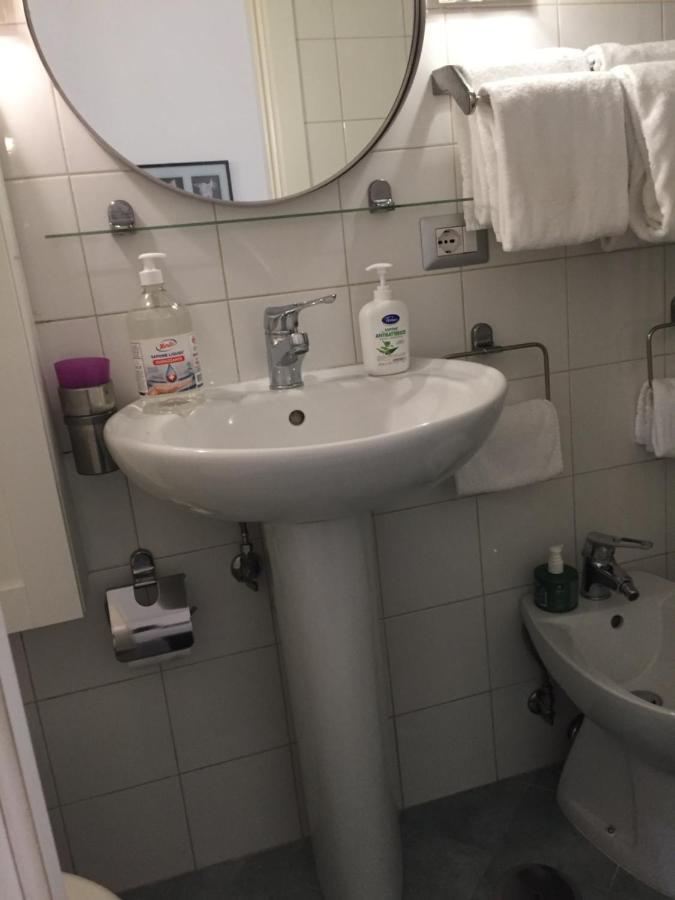 Appartement La Residenza Napoli Short Let Monolocale Standard Via Chiaia 82 Napoli Extérieur photo
