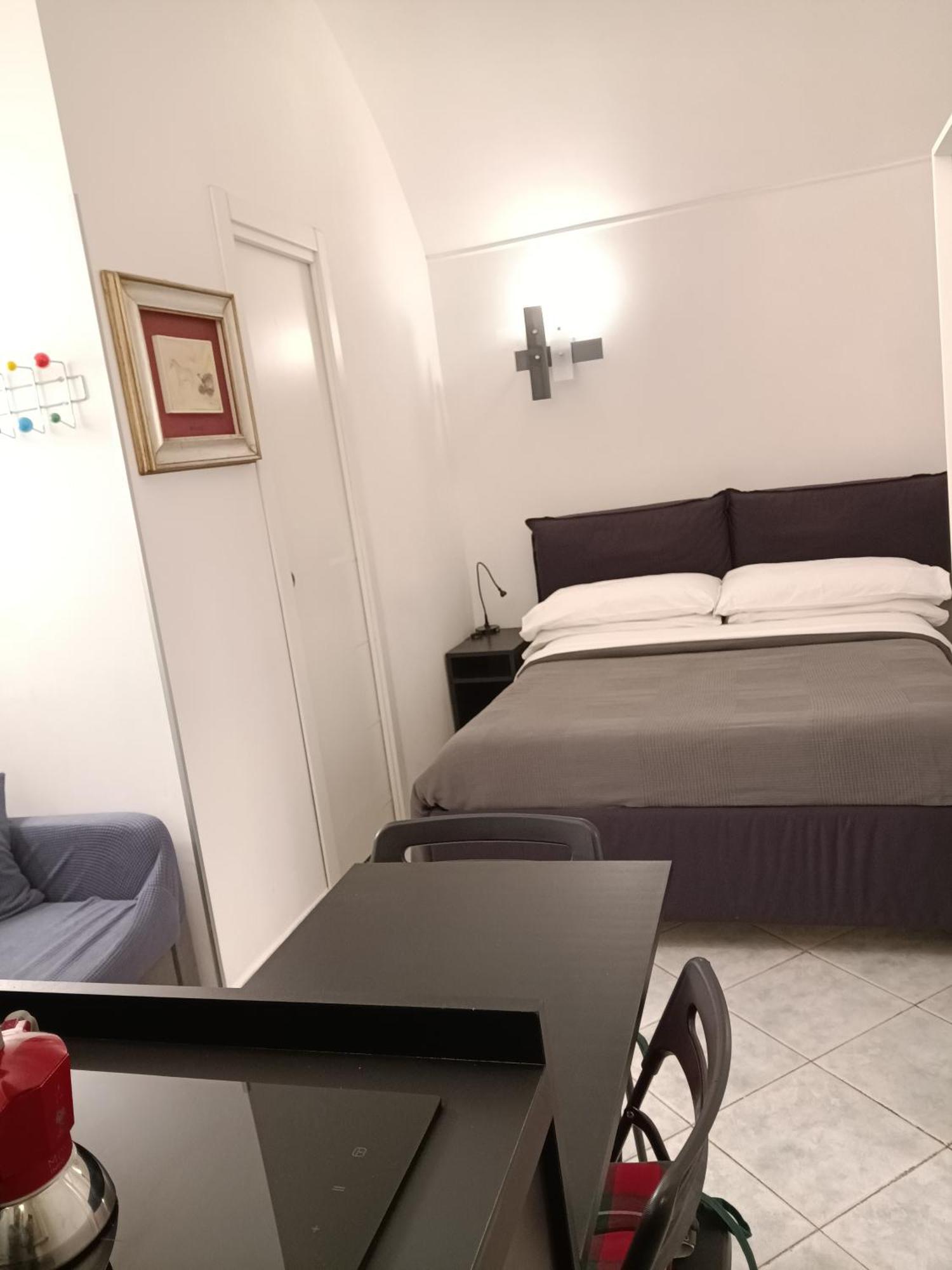 Appartement La Residenza Napoli Short Let Monolocale Standard Via Chiaia 82 Napoli Extérieur photo
